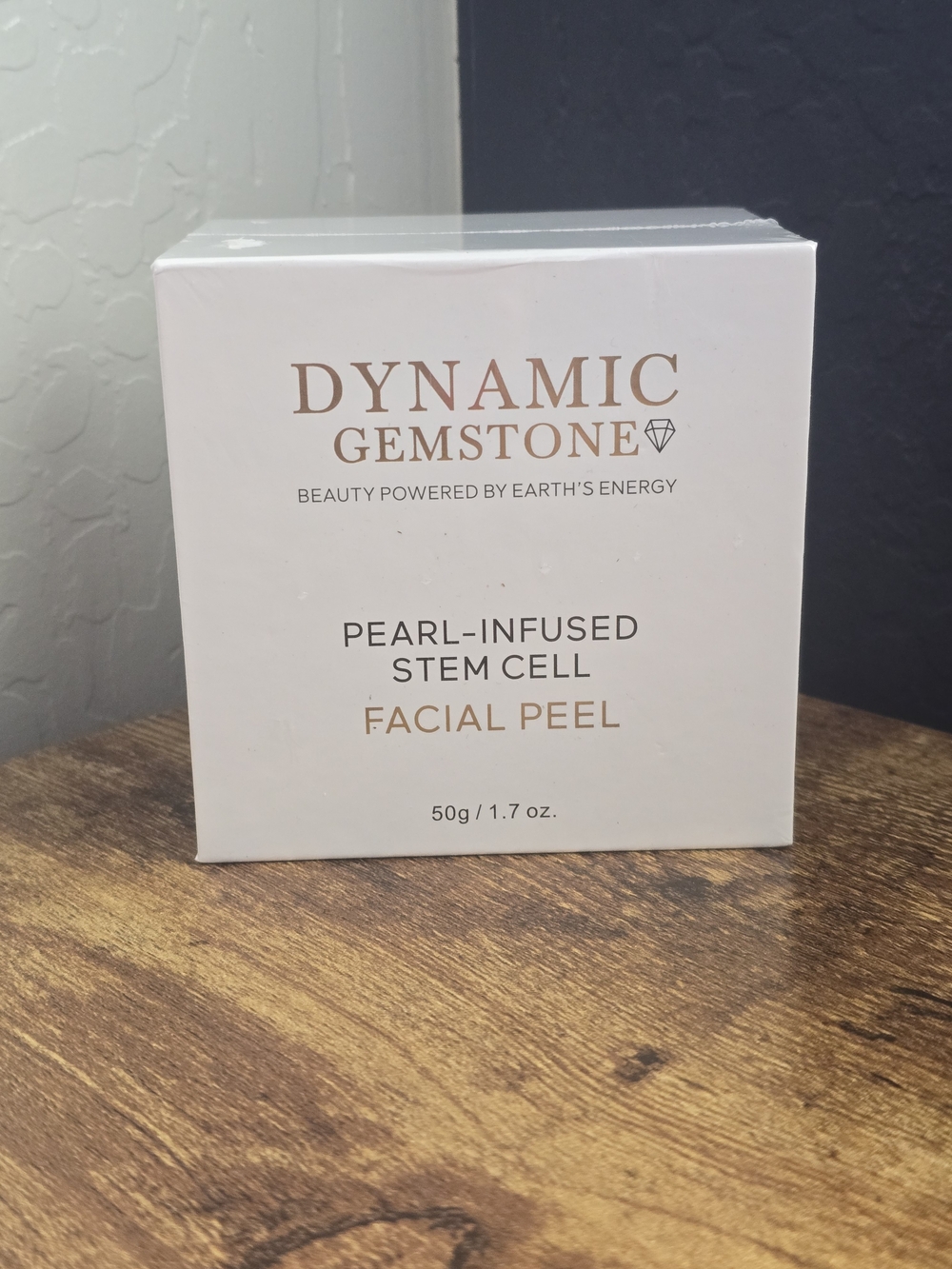 Pearl-Infused Stem Cell Facial Peel - White